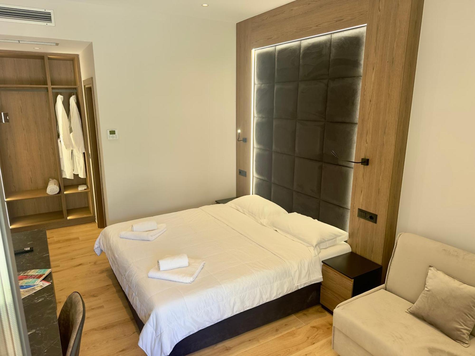 Elmar Comfort Hotel Vlorë